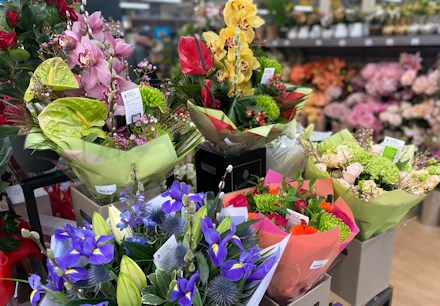 Longacres Bourne Valley cut flower department with individual cut flower bunches and hand tied bouquets