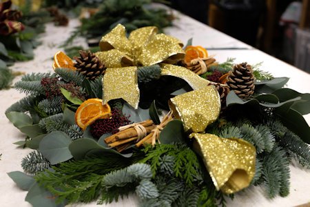 image of a fully decorated wreath