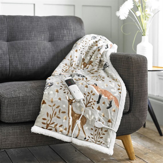 Deyongs Winter Wildlife 140 x 180cm Heated Christmas Throw (41026006)