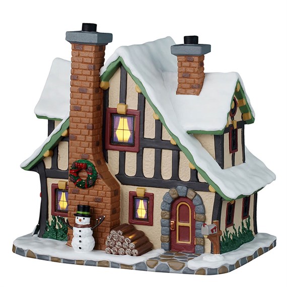 Lemax Winter Holiday Lodge LED Christmas Building With Adaptor (55339-UK)