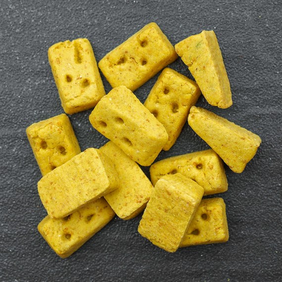 Zoon Biscuit Bakes Cheesy Wedges 400g Dog Treats (8006054)
