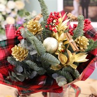 Christmas Long Lasting Festive Bunch