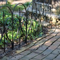 Panacea Scroll & Finial Garden Edge - Black (87405)