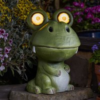 Smart Garden Croc Glow Eyes Light Up Solar Statue (1020061)
