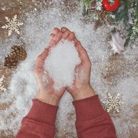 Three Kings 100g Fine Artifical Christmas Scatter Snow (2525010)