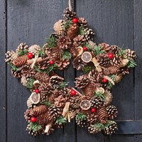 Three Kings 35cm Winter Spice Artificial Christmas Star Wreath (2541102)