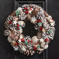 Three Kings 50cm Frost Star Artificial Christmas Wreath (2541133)