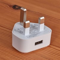 Three Kings USB UK Three Pin Plug Adapter in White (3124003)