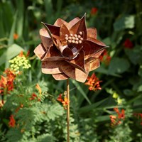 Tom Chambers Rustic Starflower Decorative Garden Stake (CG047)